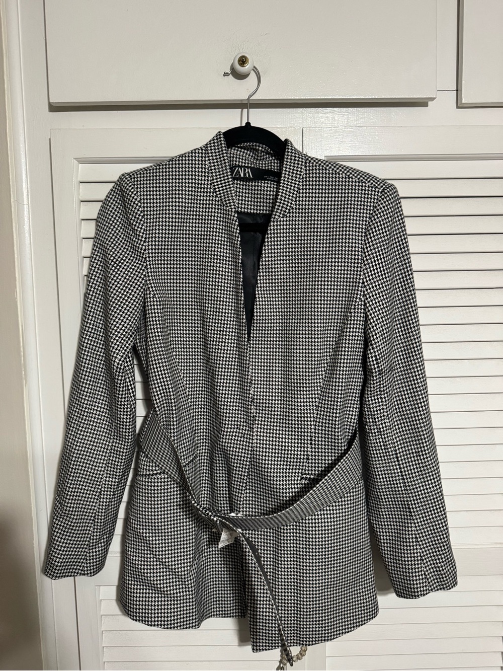 Zara Black & White Houndstooth Tie-Waist Blazer